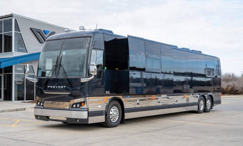 entertainer-coach-leasing-800x480